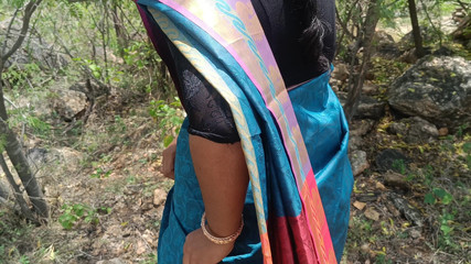 अजनबी के साथ आउटडोर समारोह 1