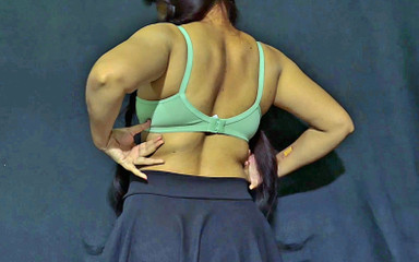 जब वह शिक्षक बीड में ट्यूशन पढ़ने आती है तो बड़ी गांड वाली फूहड़ भारतीय छात्रा की चुदाई की जाती है