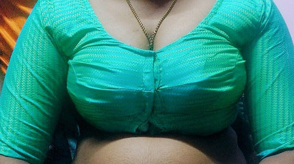 प्लम्बर के साथ देसी मोहिनी सौतेली हॉट सेक्स