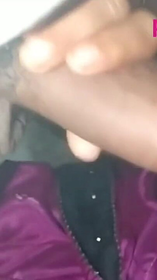 प्रिया भाभी ब्लोजॉब प्लम्बर दें