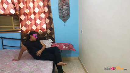 भारतीय भाभी ने अपने पति की अनुपस्थिति में पूर्व प्रेमी के साथ जमकर सेक्स किया