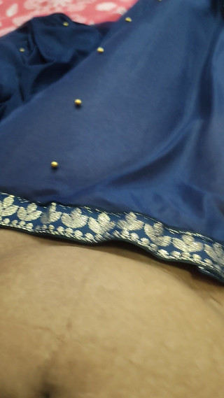 प्लेजर सोलो पुसी शो में सेक्सी गुजराती लेडी फिंगरिंग