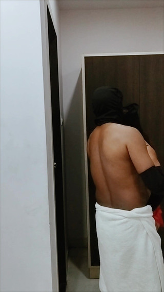 मुझे लीना की रसीली गांड चाटने में बहुत मज़ा आया