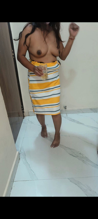 इंडियन गर्ल एल्कोहल एंड हैड फन