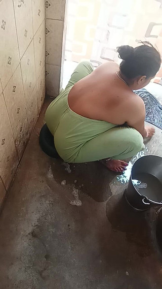 बाथ ओपन शो देसी भाभी