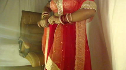 हॉट भारतीय बड़े स्तन वाली लड़की का नग्न प्रदर्शन।