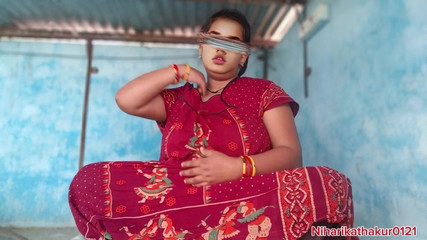 हॉट देसी बेब अकेली है और उसे लंबा लंड चाहिए