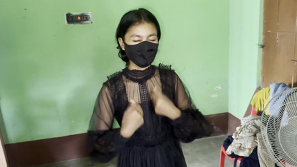 भारतीय देसी गाँव की लड़की अपनी परीक्षा में असफल हो गई, उसकी बहन ने तंग बिल्ली को चोदा