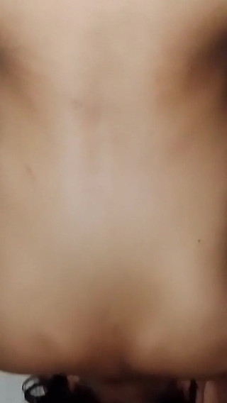 बांग्लादेशी लड़की ईवा अंतरंग वीडियो में पकड़ी गई