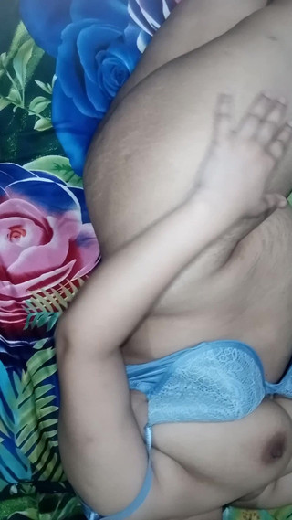 मैं एक देसी गर्ल हूं