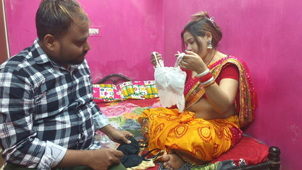 मेरे देवर ने मुझे ज़ोर से चोदा और फिर मेरे मुँह में वीर्य निकाल दिया, जब मेरे देवर ने मुझे ब्रा सेट दिया, सुंदर पत्नी सेक्स वीडियो