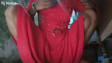 देसी पत्नी बिना चेहरे के बिस्तर पर एकल उँगलियाँ - वास्तविक ध्वनियाँ और हल्की कराहें