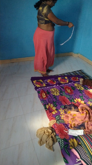 अनौपचारिक बातचीत करने वाला व्यभिचारी पति जोड़ा