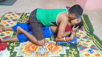 मेरे सौतेले भाई ने मुझे नंगा करके चोदा, मुझे बहुत मजा आया इंडिया विलेज स्टाइल XXX वीडियो