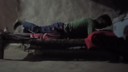 भारतीय देसी भाभी और युवा लड़का फास्ट टाइम सुबह के समय देसी लुक में चोदते हैं