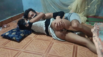 सौतेला भाई और सौतेली बहन जंगल में गए और सेक्स किया