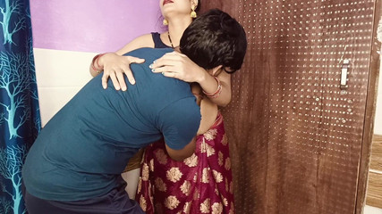 प्रिय हॉट भाभी अपने पति के साथ अपने बेडरूम में रोमांटिक चुदाई वेदियो