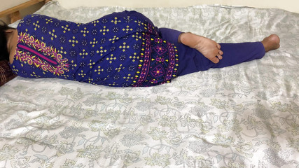 देसी भाभी ने कमरे में प्रेमी के साथ किया रियल सेक्स