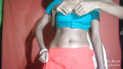 देसी दूधिया भाभी ने आधी रात को पति के लंड पर जोरदार हमला किया