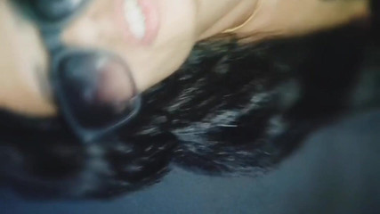 लतिका नग्न पूर्ण स्तन और बिल्ली सेक्स दिखा रही है