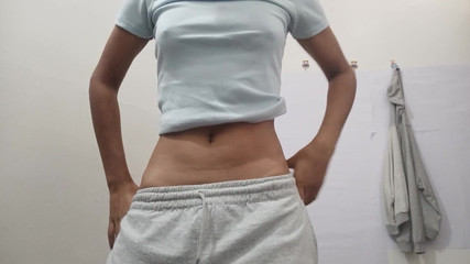 बांग्लादेशी लड़की हस्तमैथुन करती है