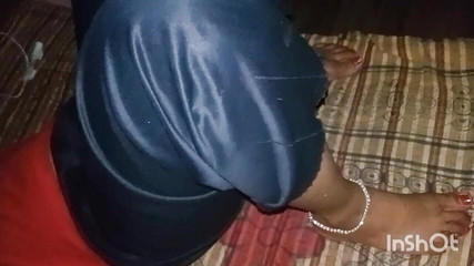 हिंदी मौनिंग में BF द्वारा कामुक भारतीय लड़की की चुदाई