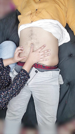 भाग 3: मेरी सौतेली बहन और मैं मालिश से सेक्स के बारे में बात करते हैं (सेक्स भाग 2)