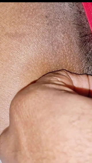 मेरी सौतेली माँ की टाइट पुसी के साथ बिल्ली को चाटना