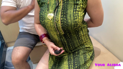 राखी के जश्न के दौरान मेरे सौतेले चचेरे भाई ने मुझे चोदा