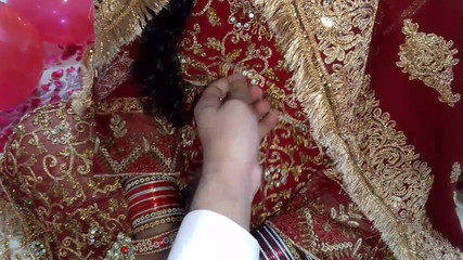 पहली रात हमेशा खास होती है - डर्टी टॉक इंडियन कपल