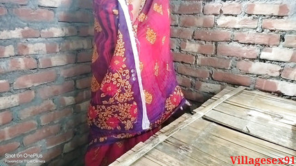 गुलाबी ब्रा पैंटी गांव और स्थानीय पत्नी की चुदाई