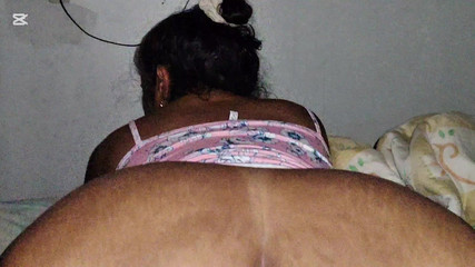 मैंने भारतीय सौतेली माँ की बड़ी गांड को चोदा