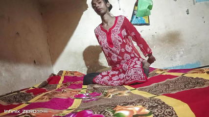 बड़े स्तन वाली लड़की मेरे बॉयफ्रेंड को चोद रही है, बड़ा लंड इतना हॉट और सेक्सी है