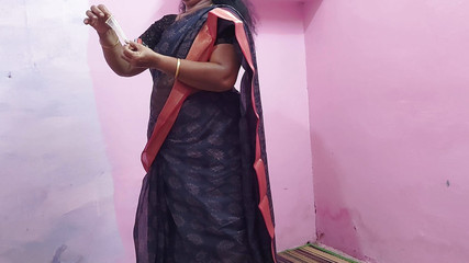 एक खूबसूरत तमिल सौतेली चाची को मेरा फेंका हुआ कंडोम मिला और उसने उसके साथ हॉट सेक्स किया।