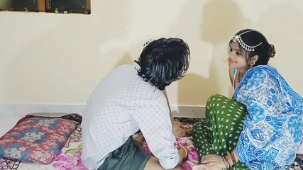 मैंने कमरे में अपनी सौतेली बहन को चोदा