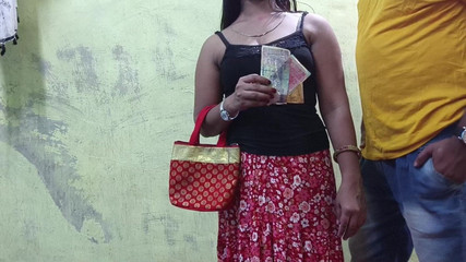 घर में गर्लफ्रेंड की चुदाई मुंबई आशू