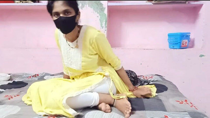 भाभी ने अकेले में ही मेरा लंड दे दिया