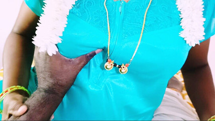 भारतीय पोर्न गृहिणी पति के सौतेले पिता को चोद रही है। तेलुगु फ़र्टी टॉक्स