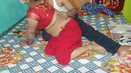 पहली बार मैंने अपनी गर्लफ्रेंड को उसके कमरे में चोदा।