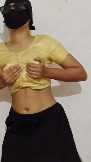 बांग्लादेशी युगल घर का बना रोमांस