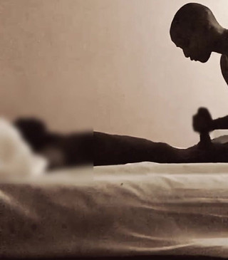 आबनूस एमआईएलए डीपथ्रोट रानी