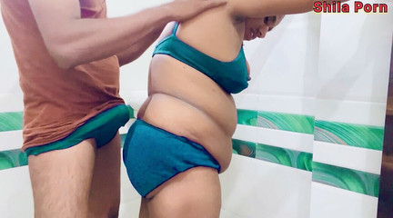 मैंने हॉट स्टेपाउंटी को उठाया और उसे चोदा