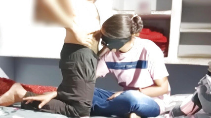 नवविवाहित भारतीय देसी भाभी लंड को लॉलीपॉप की तरह चूस रही है, वह विशाल लंड की भूखी है, उसे दो लंड चाहिए लेकिन मैं तैयार हूं