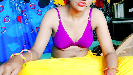 हार्डकोर माउथ फक्किंग हॉट यंग सेक्सी सौतेली बहन बहुत कामुक है और मुझसे अपनी कॉलेज गर्ल का दूध पीने के लिए कहती है, अपने सौतेले भाई का मुंह चोदती है