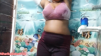 बहुत प्यारी चूत चाटना