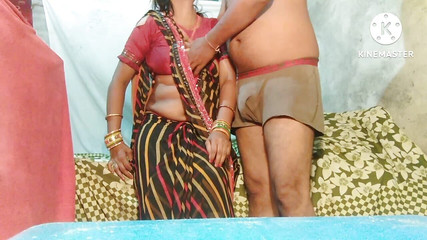 एक भारतीय गांव की सबसे हॉट गृहिणी