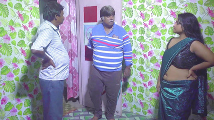 बड़े स्तन वाली देसी भारतीय रुमा बौदी की उसके दो उम्रदराज लड़के दोस्त के साथ चुदाई भाग 3