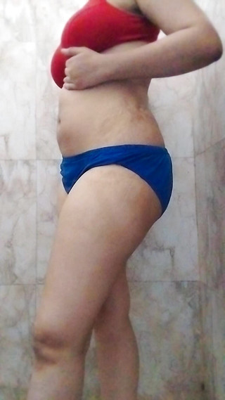 हॉट रिया ने अपने बॉयफ्रेंड के लिए हस्तमैथुन किया