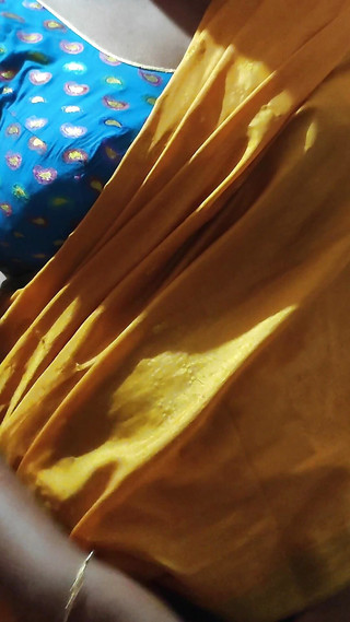 मल्लू लड़की की चूत में उंगली