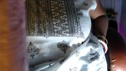 देसी हॉट लड़की स्तन निपल चूसना डिल्डो बिल्ली चोदन।